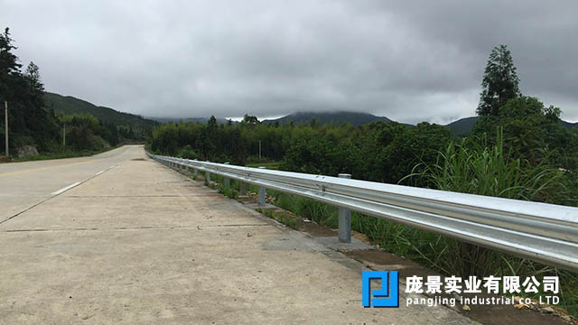 波形钢草莓黄色网站.jpg